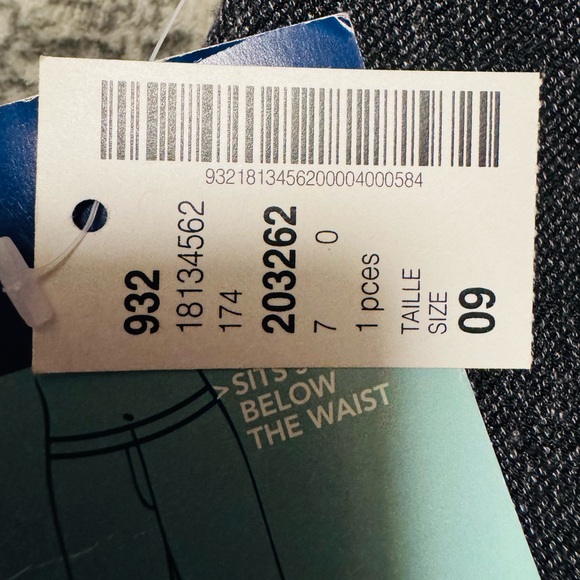 Reitmans Preferred Fit Grey Trousers- Size 9 - Picture 5 of 8